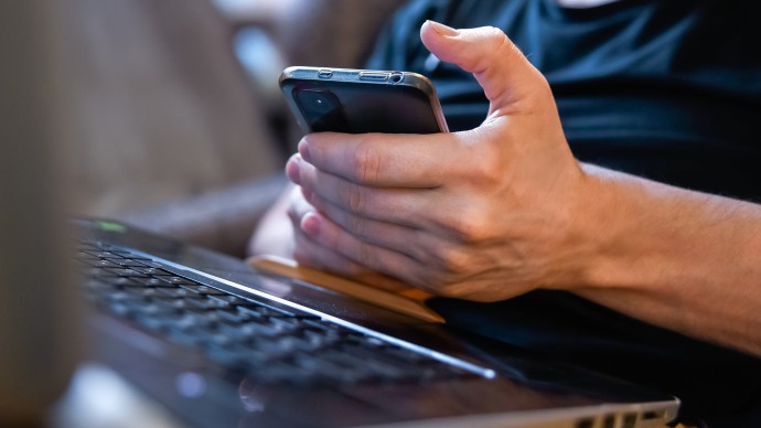 В соцсети опровергли информацию о падении Vacio с высоты в Париже В соцсети опровергли информацию о падении Vacio с высоты в Париже