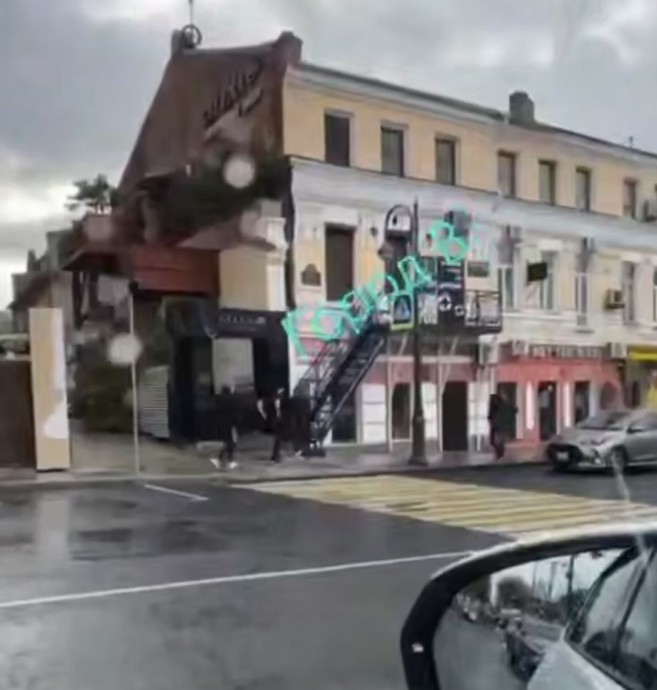 В центре Владивостока неизвестные избили прохожих В центре Владивостока неизвестные избили прохожих