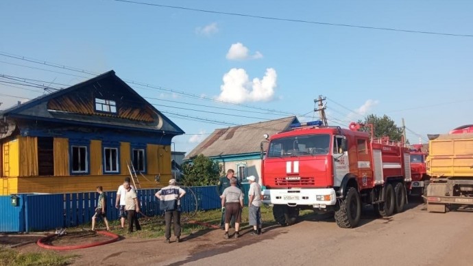 В Башкирии в страшном пожаре погибли трое детей участника СВО