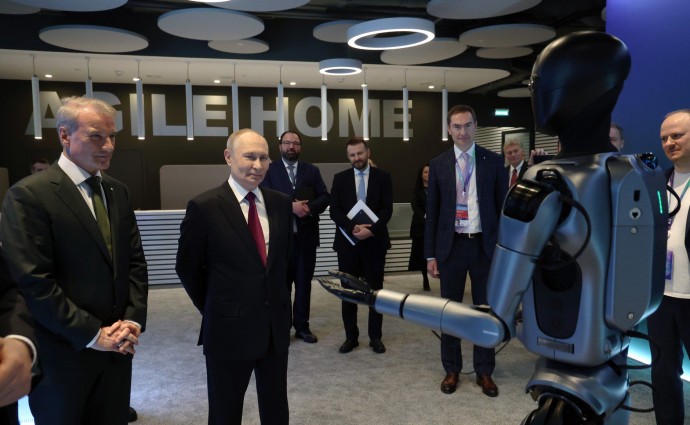 Президент России поручил создать штаб по управлению деятельностью в области ИИ – полномочий АЦ и Минцифры недостаточно Президент России поручил создать штаб по управлению деятельностью в области ИИ – полномочий АЦ и Минцифры недостаточно