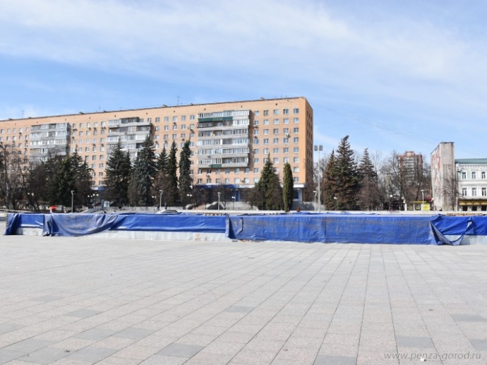 В Пензе начали готовить к лету главный фонтан города