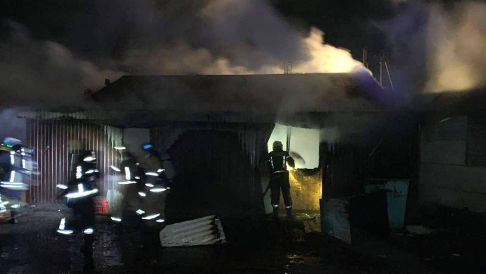 Крупный пожар в кафе под Уфой: трех человек увезли в больницу