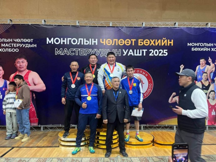 Мастера ковра Бурятии выиграли медали чемпионатов Монголии и Казахстана