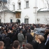 Больше тысячи человек проскандировали «Паша Техник» на церемонии прощания с рэпером
