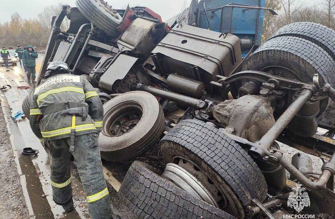 В Тульской области спасатели за сутки участвовали в ликвидации последствий 6 ДТП В Тульской области спасатели за сутки участвовали в ликвидации последствий 6 ДТП