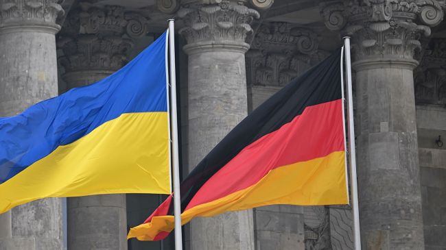ФРГ профинансирует производство дальнобойного оружия на Украине