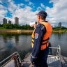 Столичные спасатели усилили патрулирование Москвы-реки и городских водоемов из-за жары