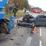 Пьяный костромич на Volkswagen въехал в стоящую фуру и отправился в больницу