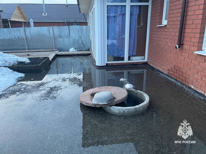 В Башкирии началось подтопление дворов и домов талыми водами