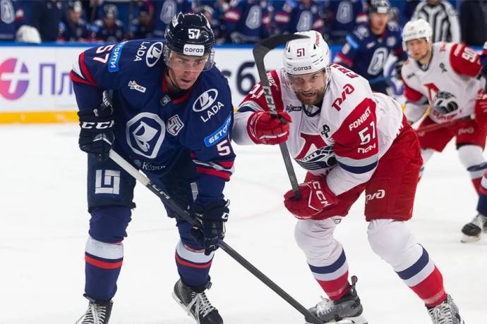 "Локомотив" с трудом обыграл "Ладу", забросив две шайбы на последних минутах "Локомотив" с трудом обыграл "Ладу", забросив две шайбы на последних минутах