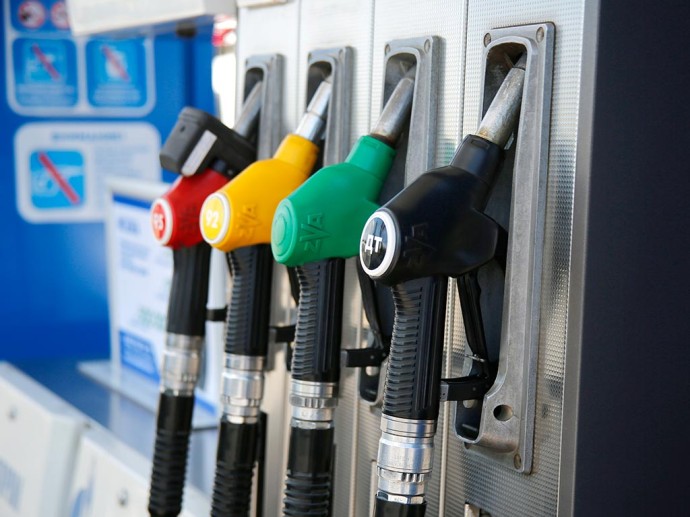 Белгородцы жалуются губернатору на отказ АЗС продавать бензин для генераторов Белгородцы жалуются губернатору на отказ АЗС продавать бензин для генераторов