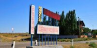 Астраханец на служебной «Шкоде» врезался в грузовик и «Газель»