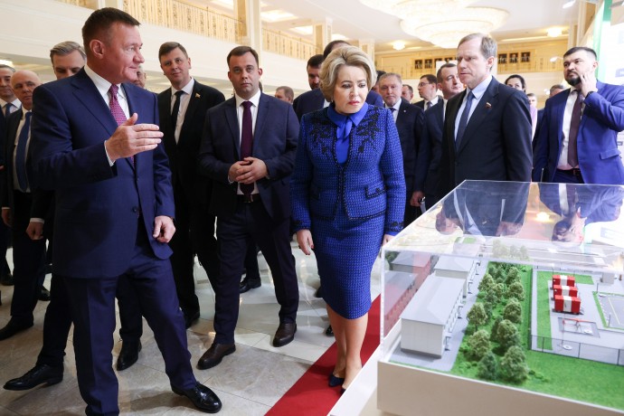 Матвиенко призвала Минтранс комплексно подойти к замене автобусов и трамваев