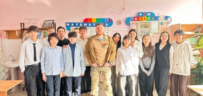 Ветеран СВО в Якутии встретился с учениками родной школы