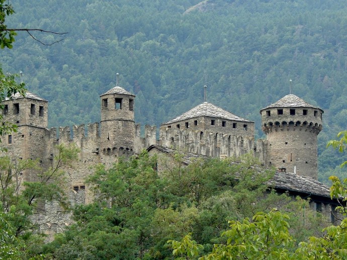 Замок Фенис признан символом Валле-д'Аоста — WOW Travel Замок Фенис признан символом Валле-д'Аоста — WOW Travel