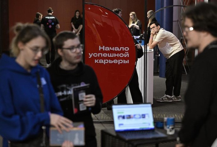 Москвичи не хотят работать дворниками и продавцами-консультантами Москвичи не хотят работать дворниками и продавцами-консультантами