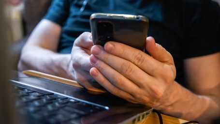 Проблемы с мобильным интернетом в Петербурге связаны с мерами безопасности