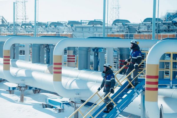 «Газпром» опасается за свои поставки в Китай: Никакого свободного экспорта СПГ