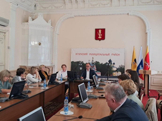 В пяти округах Ярославской области обсуждается создание образовательных комплексов