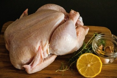 Цены производителей на куриное мясо снизились на 1,4%
