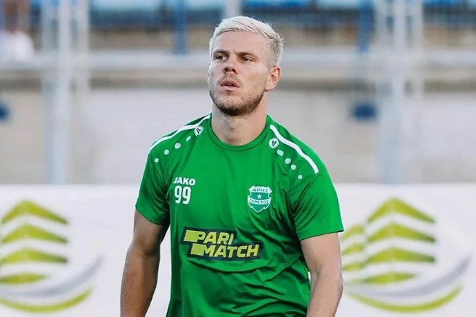 Кокорин считает, что в России футболистам платят слишком много денег: "По голове это страшный удар"