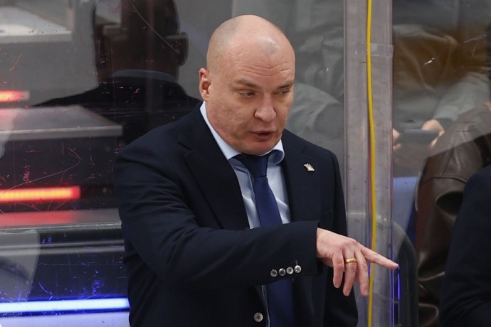 В КХЛ два тренера едва не подрались после матча: "Если бы я ударил, он бы не встал" В КХЛ два тренера едва не подрались после матча: "Если бы я ударил, он бы не встал"