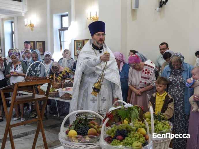 Белгородские православные отмечают Преображение Господне – Яблочный Спас (фоторепортаж)
