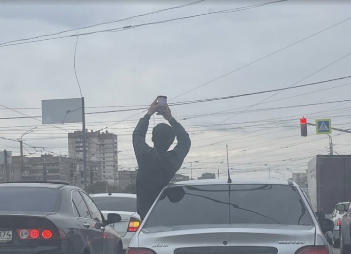 В Магнитогорске поймали водителя без прав и с нечитаемыми номерами