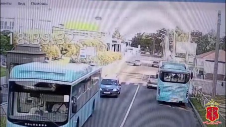 В Колпино 87-летняя женщина попала под колеса автобуса