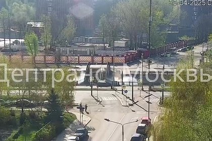 Автомобиль вылетел в реку Яузу в центре города