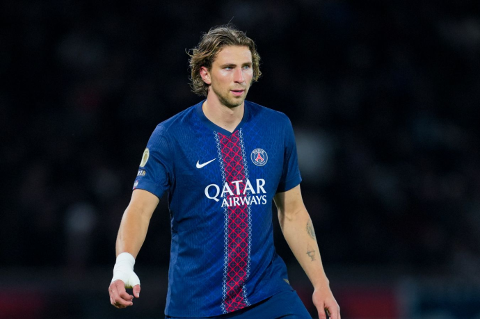 Французский журналист назвал украинца Забарного "катастрофой" для ПСЖ