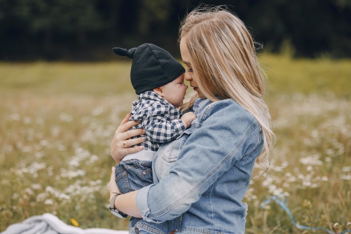 Rambler&Co: для 31% россиян любимой стала песня «Ложкой снег мешая»