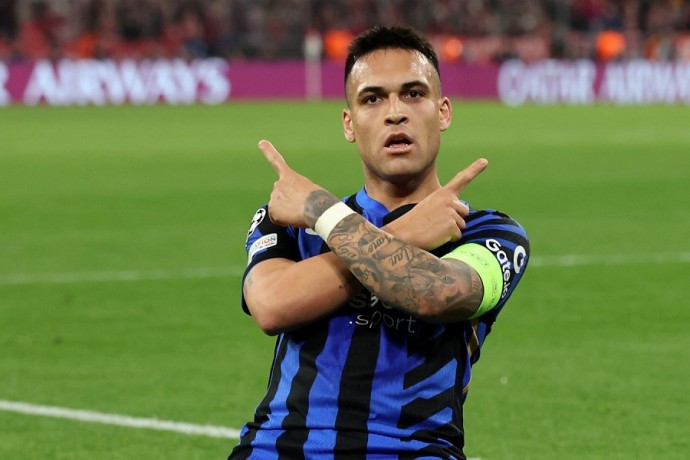 "Интер" поднялся на первое место в чемпионате Италии, обыграв "Лацио"