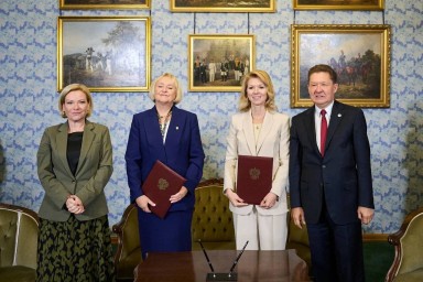 «На полях» XI Санкт-Петербургского международного форума состоялось подписание между главами «Царского Села» и «Газпрома»