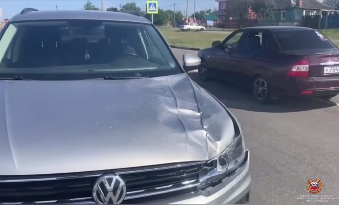 В Шебекино на пешеходном переходе сбили женщину – она умерла в больнице В Шебекино на пешеходном переходе сбили женщину – она умерла в больнице