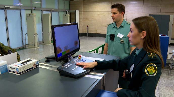 Александр Беглов поздравил таможенников с профессиональным праздником