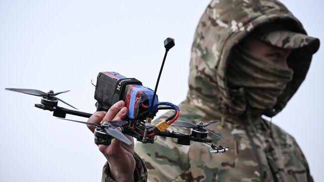 Бойцы "Востока" не дают украинским боевикам перегруппироваться Бойцы "Востока" не дают украинским боевикам перегруппироваться