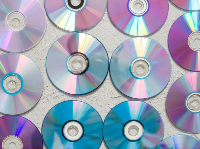 Из пыли DVD-дисков — в будущее оптики: российские физики создали материал, меняющий лазерный свет Из пыли DVD-дисков — в будущее оптики: российские физики создали материал, меняющий лазерный свет