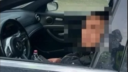 В Уфе сотрудники ГАИ в наручниках доставили хозяйку «Мерседеса» в отдел полиции