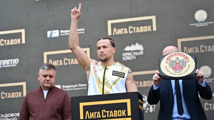 Андрей Назаров пригласил уфимцев поболеть за боксеров