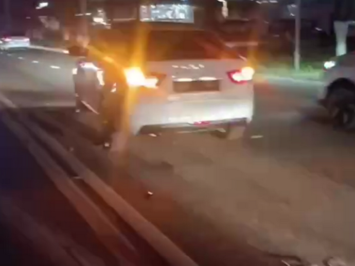 Женщина попала под две машины в Белгороде – она умерла в больнице Женщина попала под две машины в Белгороде – она умерла в больнице