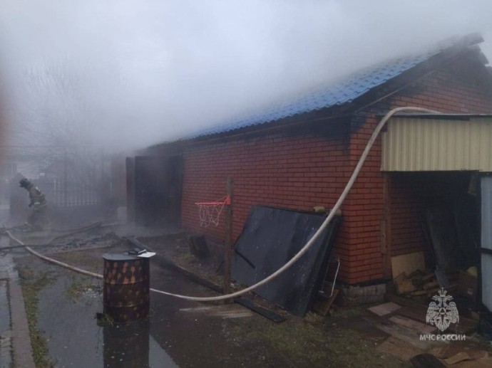 В Башкирии в крупном пожаре пострадала женщина