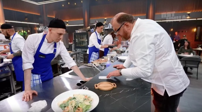 Знаменитый шеф Ивлев сделал главным на кухне Ваню из Костромы