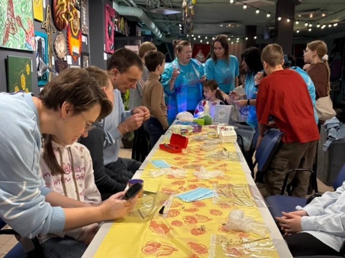 Новогоднее волшебство своими руками: как прошла «Мастерская чудес» от «ОМК Энергомаш»