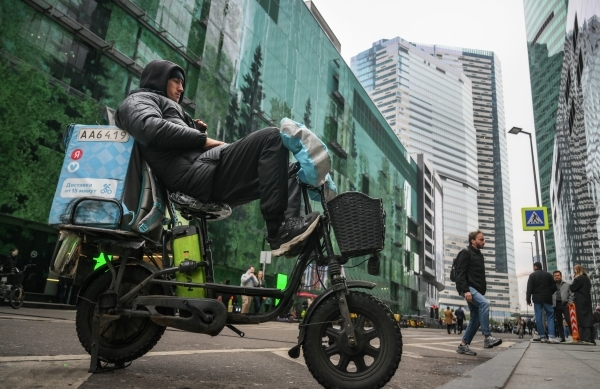 Средний заработок курьеров в Москве за сутки достиг 20,5 тысяч рублей Средний заработок курьеров в Москве за сутки достиг 20,5 тысяч рублей