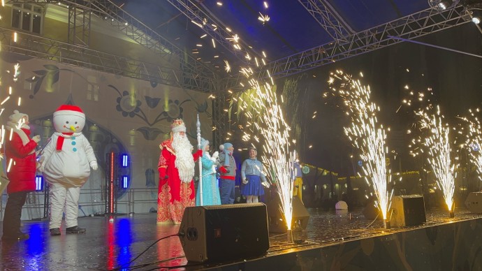 Всероссийский Дед Мороз посмотрел на костромичей и пожелал им сил