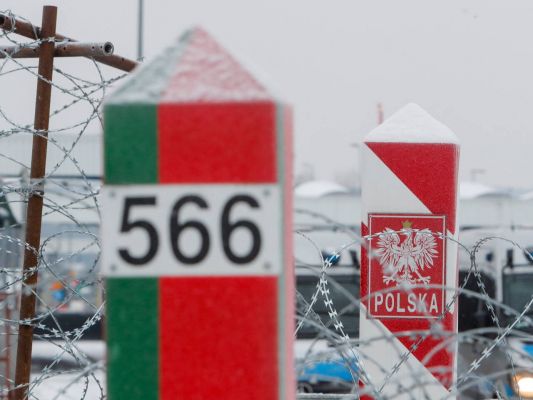 Вильнюс в печали: Польша откроет два пункта пропуска на границе с Белоруссией