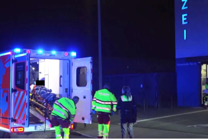 Германия — Нож в руке как аргумент года Германия — Нож в руке как аргумент года