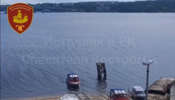 Костромич решил подрезать баржу на сапе