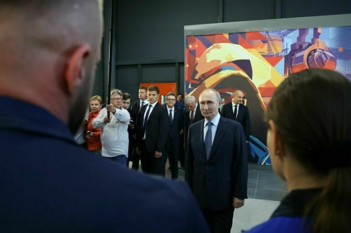 Путин назвал хитрюгой сотрудника, попросившего о льготах на жилье авансом
